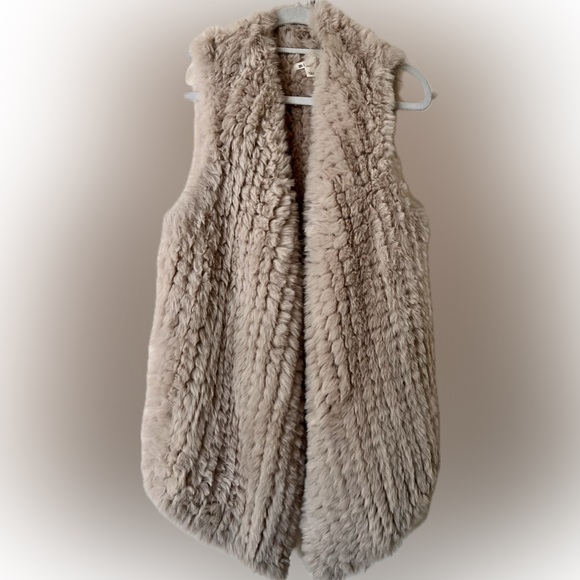 Miami Cream Faux Fur Sleeveless Vest - Size Large - Picture 1 of 6